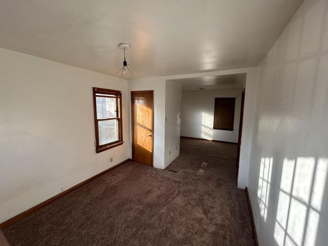 5724 W Carmen AVENUE, Milwaukee, WI 53218