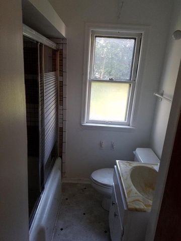 5724 W Carmen AVENUE, Milwaukee, WI 53218