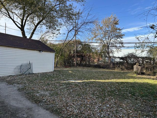 5724 W Carmen AVENUE, Milwaukee, WI 53218