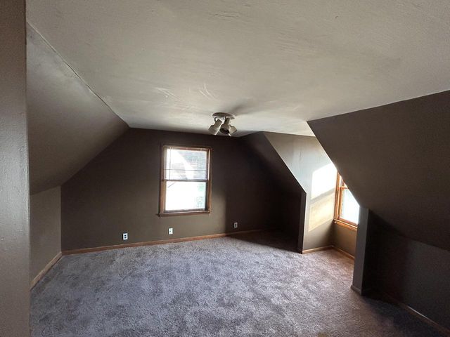 5724 W Carmen AVENUE, Milwaukee, WI 53218