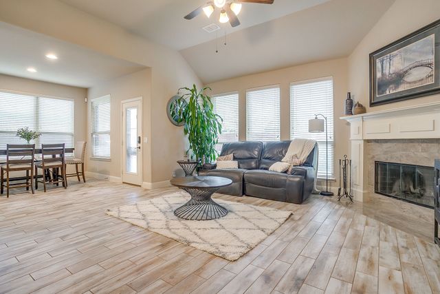 404 Ben Street, Crowley, TX 76036