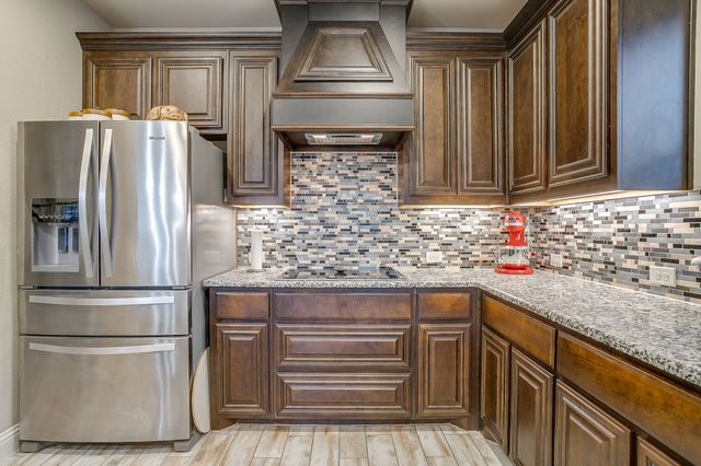 404 Ben Street, Crowley, TX 76036