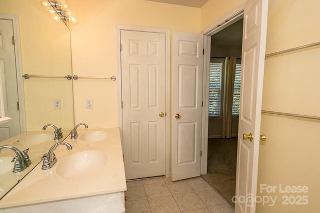 6937 Rothchild Drive, Charlotte, NC 28270