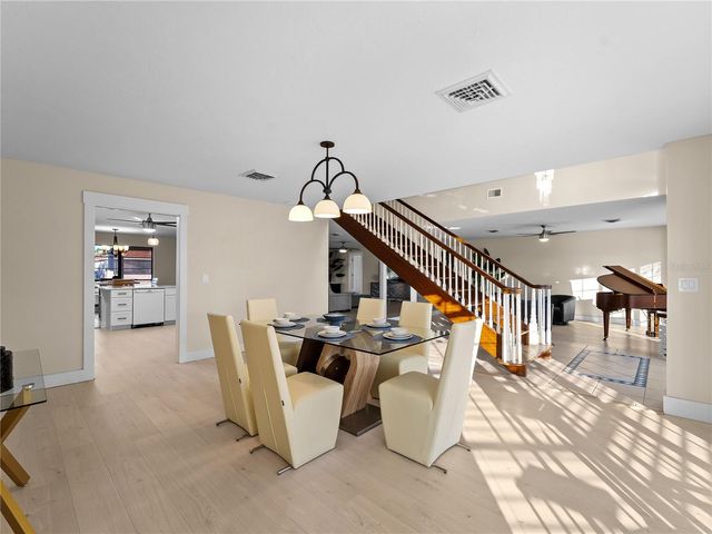 318 OAKWOOD CIRCLE, Englewood, FL 34223