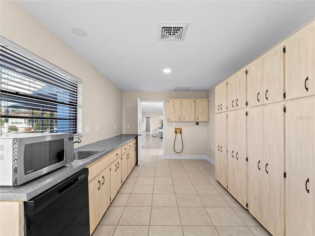 318 OAKWOOD CIRCLE, Englewood, FL 34223