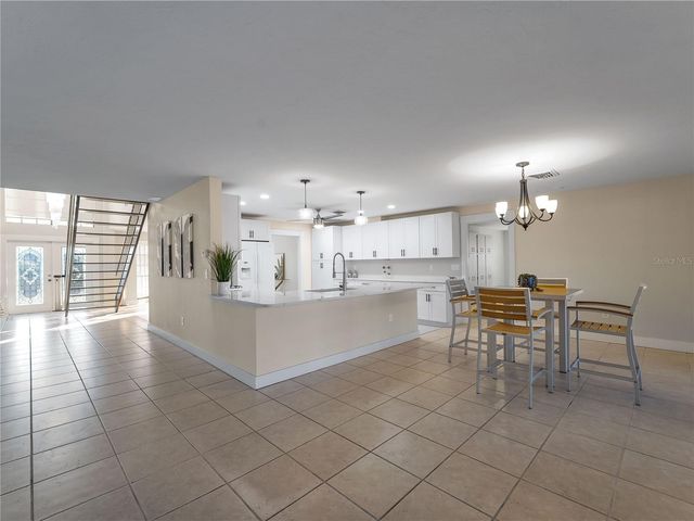 318 OAKWOOD CIRCLE, Englewood, FL 34223