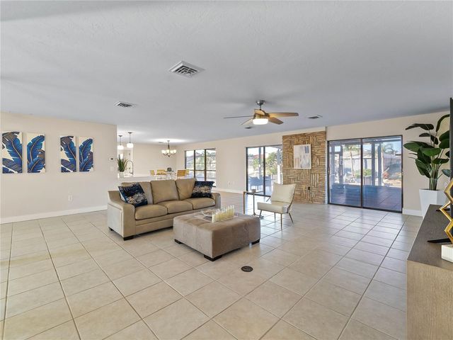 318 OAKWOOD CIRCLE, Englewood, FL 34223