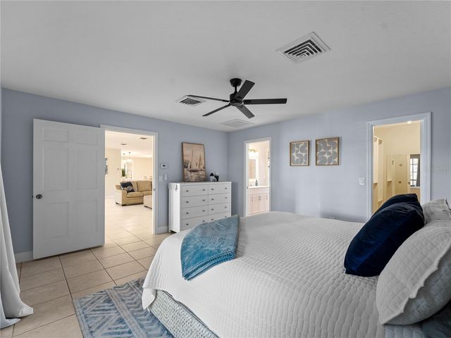 318 OAKWOOD CIRCLE, Englewood, FL 34223