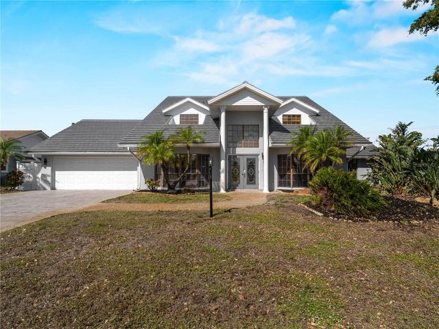 318 OAKWOOD CIRCLE, Englewood, FL 34223