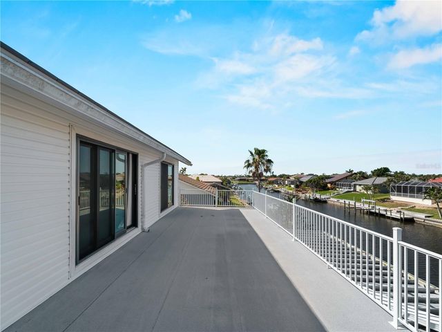 318 OAKWOOD CIRCLE, Englewood, FL 34223