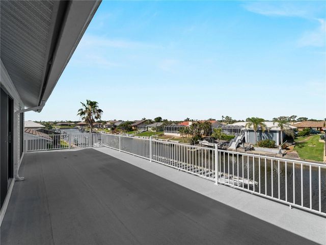 318 OAKWOOD CIRCLE, Englewood, FL 34223