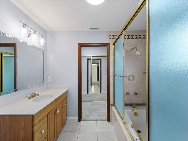 318 OAKWOOD CIRCLE, Englewood, FL 34223