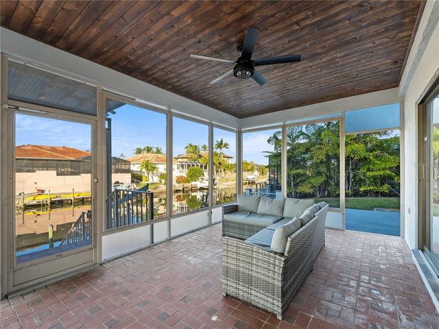 318 OAKWOOD CIRCLE, Englewood, FL 34223