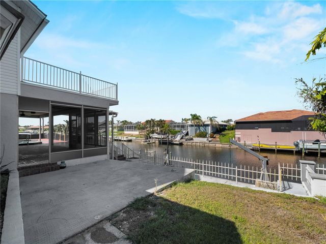 318 OAKWOOD CIRCLE, Englewood, FL 34223