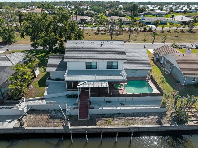 318 OAKWOOD CIRCLE, Englewood, FL 34223