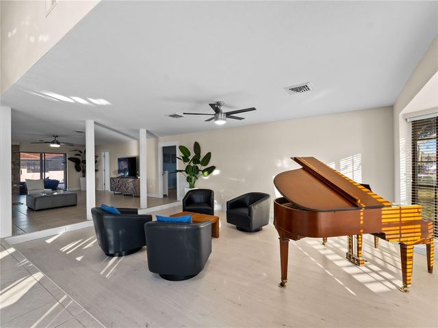 318 OAKWOOD CIRCLE, Englewood, FL 34223