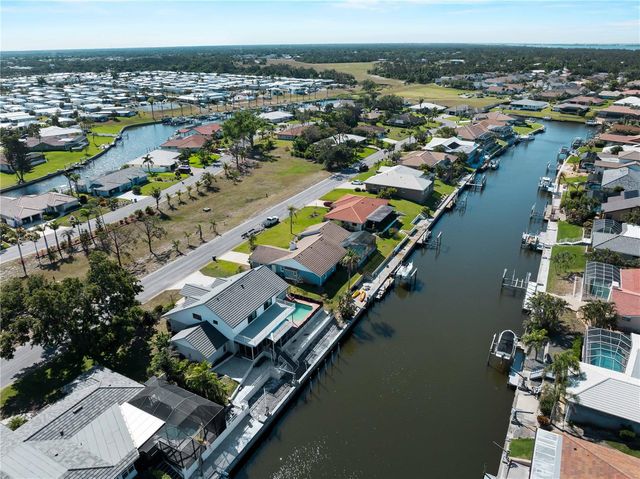 318 OAKWOOD CIRCLE, Englewood, FL 34223