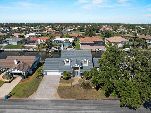 318 OAKWOOD CIRCLE, Englewood, FL 34223