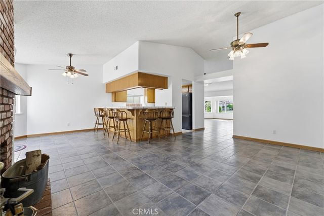 3329 W Avenue J3, Lancaster, CA 93536