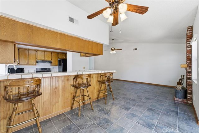 3329 W Avenue J3, Lancaster, CA 93536
