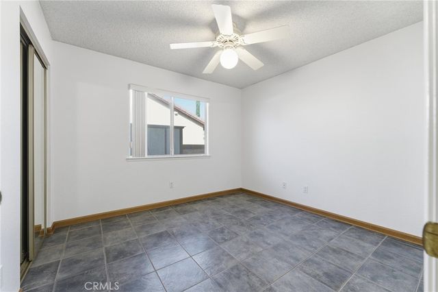3329 W Avenue J3, Lancaster, CA 93536