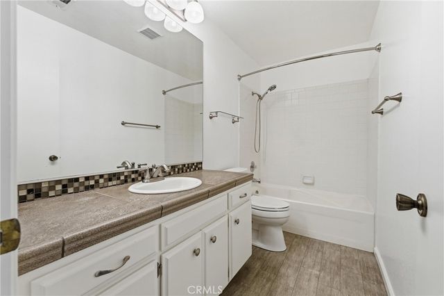 3329 W Avenue J3, Lancaster, CA 93536