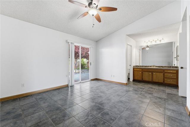 3329 W Avenue J3, Lancaster, CA 93536