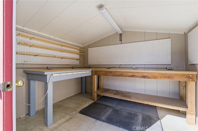 3329 W Avenue J3, Lancaster, CA 93536