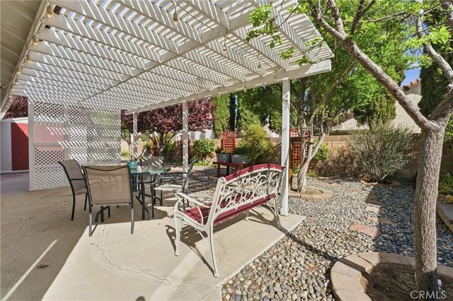3329 W Avenue J3, Lancaster, CA 93536