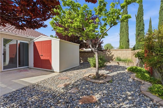 3329 W Avenue J3, Lancaster, CA 93536