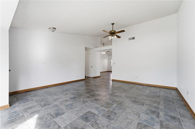 3329 W Avenue J3, Lancaster, CA 93536
