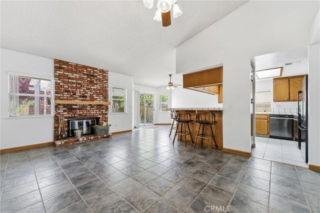3329 W Avenue J3, Lancaster, CA 93536