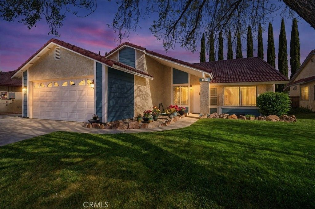 3329 W Avenue J3, Lancaster, CA 93536