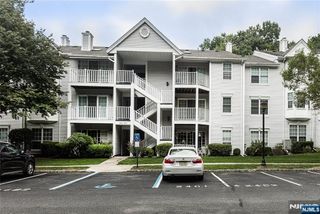 611 Lilac Lane, Mahwah, NJ 07430