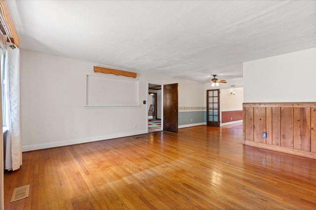 607 Carolina Avenue, Signal Mountain, TN 37377