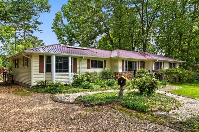 607 Carolina Avenue, Signal Mountain, TN 37377