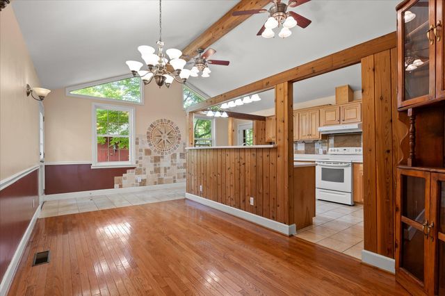 607 Carolina Avenue, Signal Mountain, TN 37377
