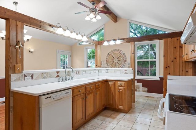 607 Carolina Avenue, Signal Mountain, TN 37377