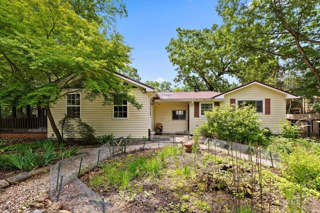 607 Carolina Avenue, Signal Mountain, TN 37377