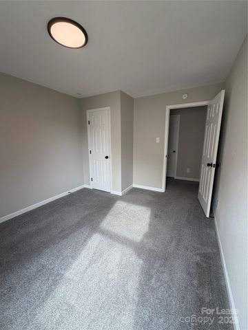 12937 Silvaire Farm Road, Charlotte, NC 28278