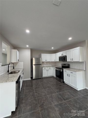 12937 Silvaire Farm Road, Charlotte, NC 28278