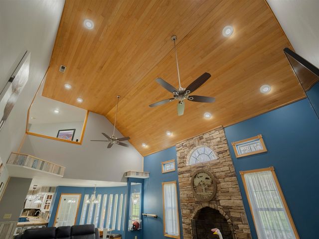 856 Hurricane Creek Road, Hurricane, WV 25526