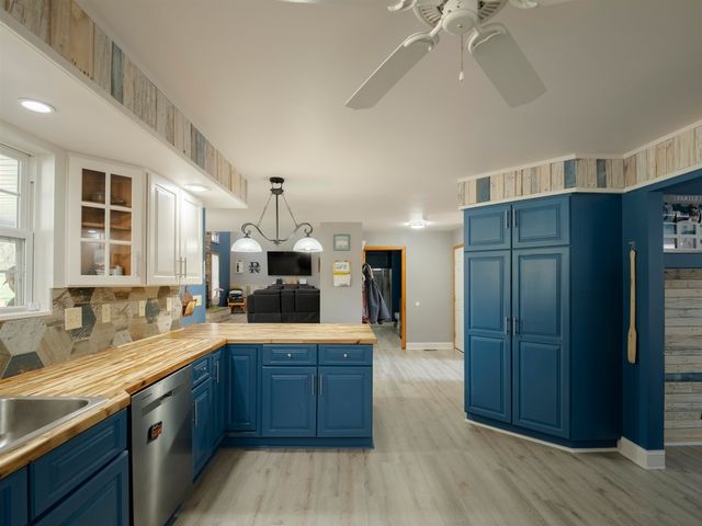 856 Hurricane Creek Road, Hurricane, WV 25526