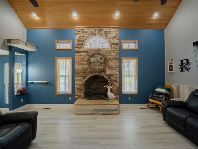 856 Hurricane Creek Road, Hurricane, WV 25526