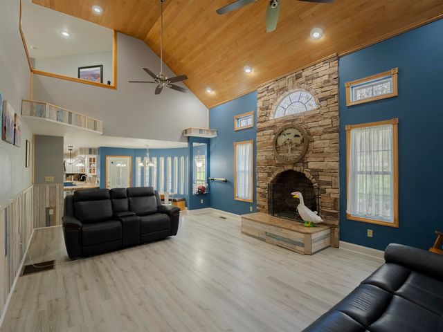 856 Hurricane Creek Road, Hurricane, WV 25526