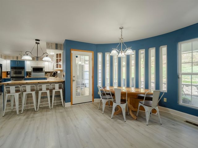 856 Hurricane Creek Road, Hurricane, WV 25526