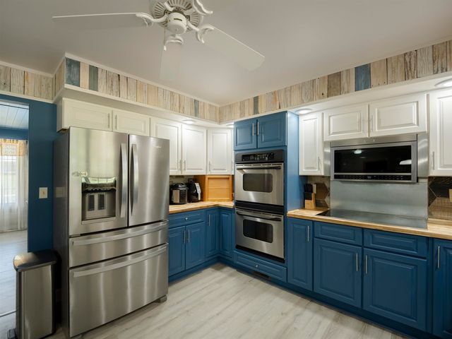 856 Hurricane Creek Road, Hurricane, WV 25526