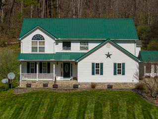 856 Hurricane Creek Road, Hurricane, WV 25526