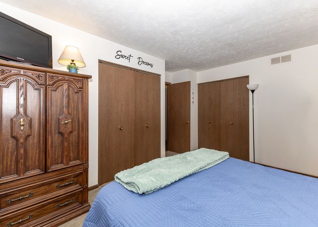 5221 26th Ave A Court 4, Moline, IL 61265