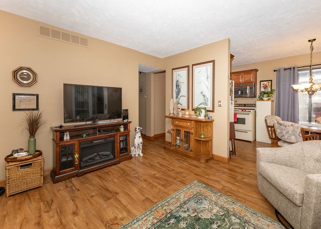 5221 26th Ave A Court 4, Moline, IL 61265